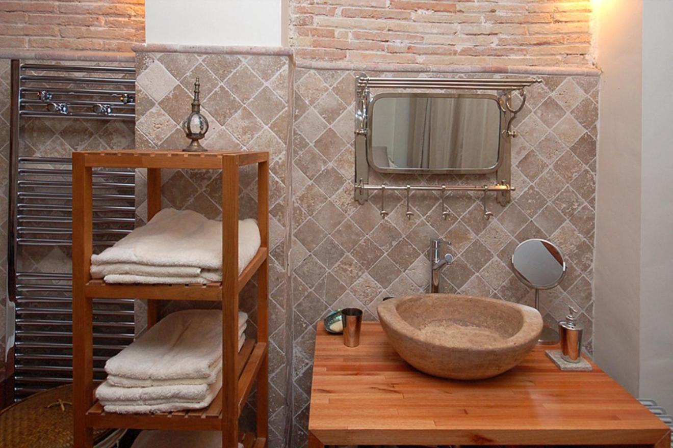 Beds & Breaks Ravel I Apartment Valencia Bagian luar foto